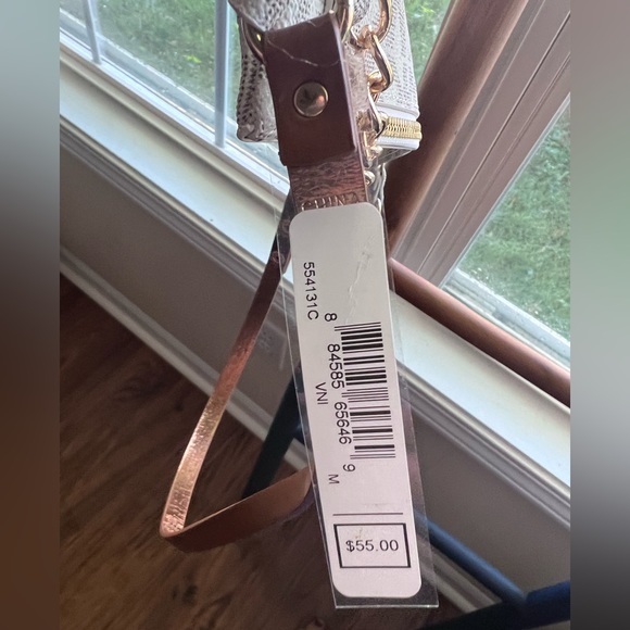 MICHAEL KORS MK Signature Fanny Pack Belt Bag Snaps
Chain 554131C NWT - Picture 7 of 10